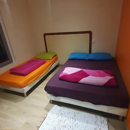 Le Privilege Hotell La Courneuve