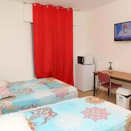 Le Privilege 3* La Courneuve