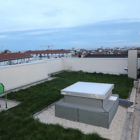 Le Privilege 3* La Courneuve