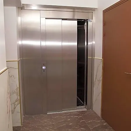 Hotel Le Privilege La Courneuve